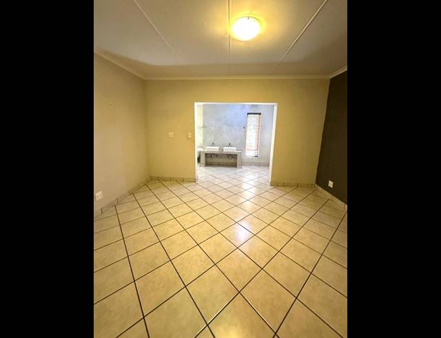 4 BEDROOM HOUSE FOR SALE IN NELSPRUIT EXT 5